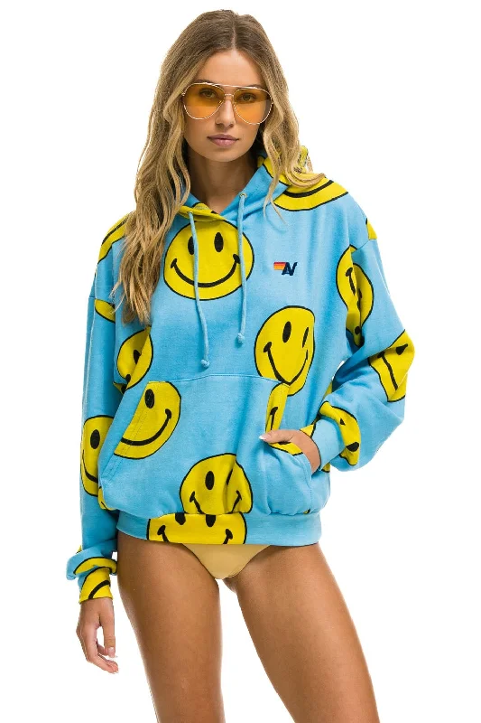 SMILEY REPEAT RELAXED PULLOVER HOODIE - SKY