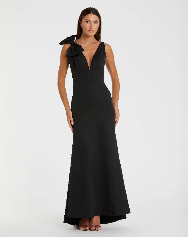 Black Sleeveless V Neck Bow Detail Mermaid Gown